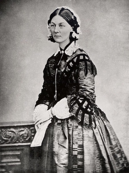 800px-Florence_Nightingale_three_quarter_length